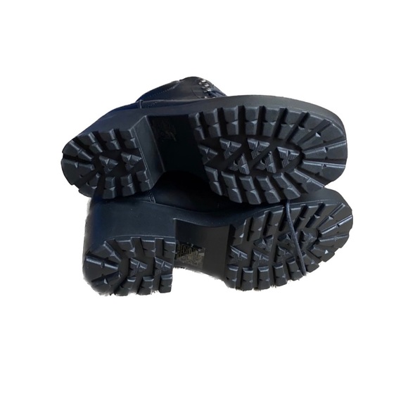 Nasty Gal Chunky Lace Up Platform Boots - Picture 5 of 7